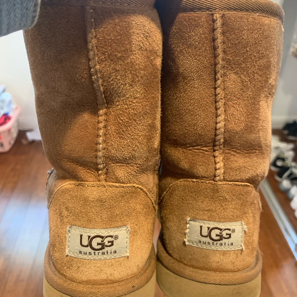 Uggs women’s size 5